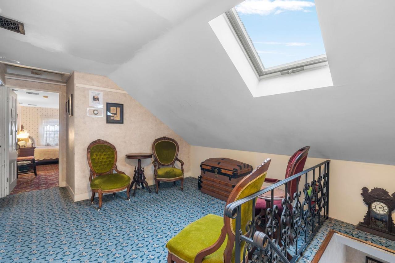Lizzie Borden House Bed & Breakfast Fall River Luaran gambar