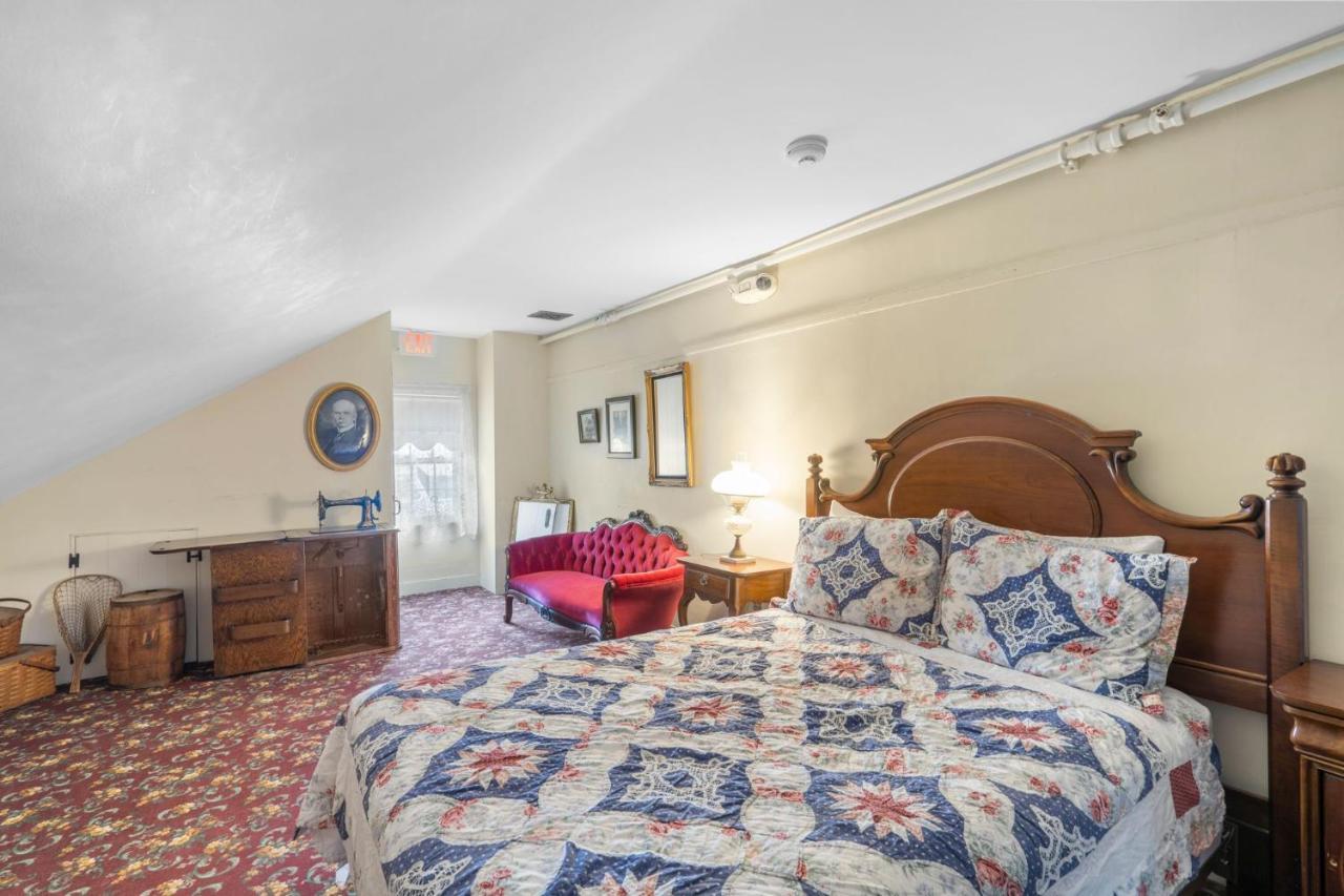 Lizzie Borden House Bed & Breakfast Fall River Luaran gambar