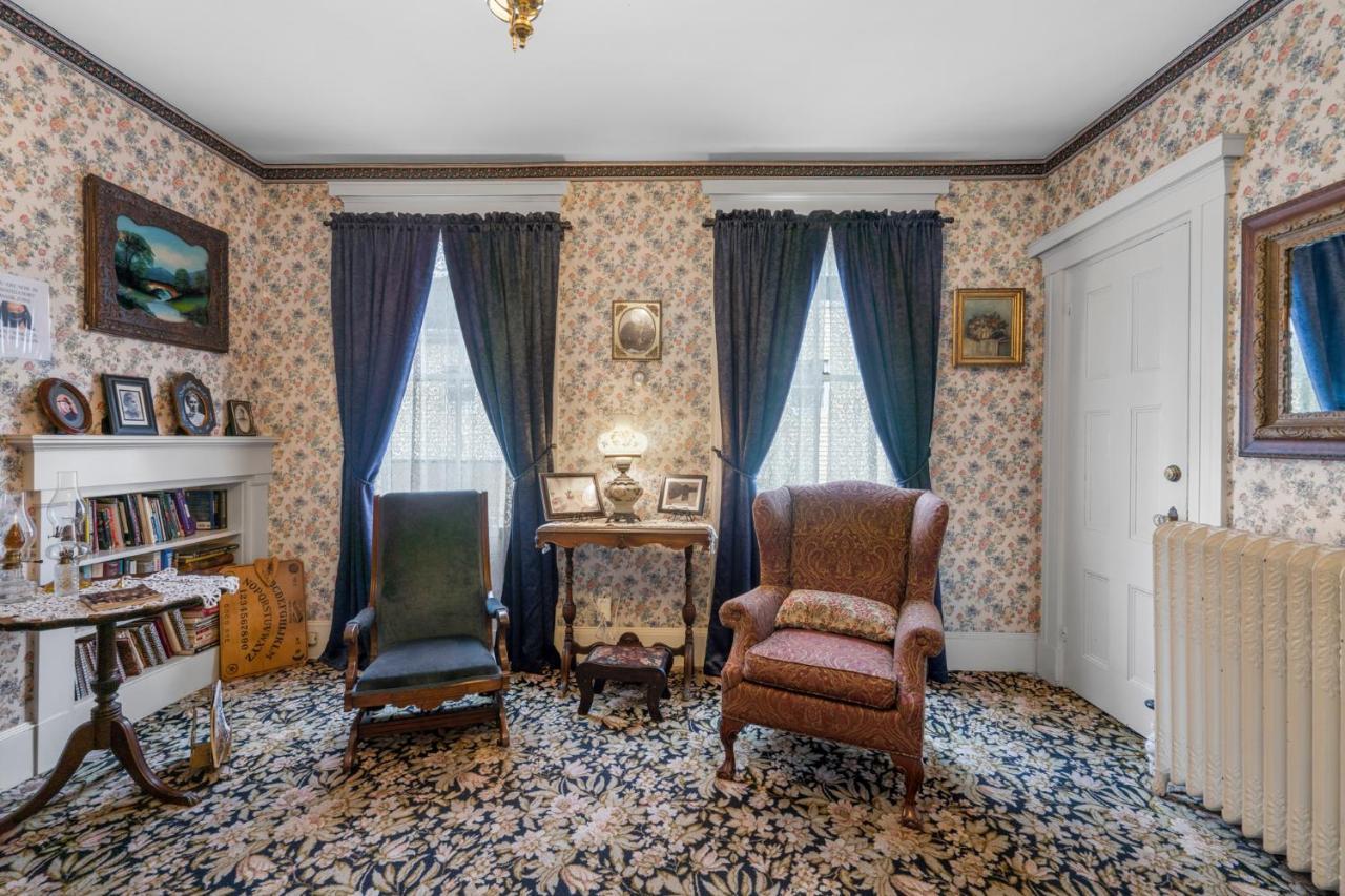 Lizzie Borden House Bed & Breakfast Fall River Luaran gambar