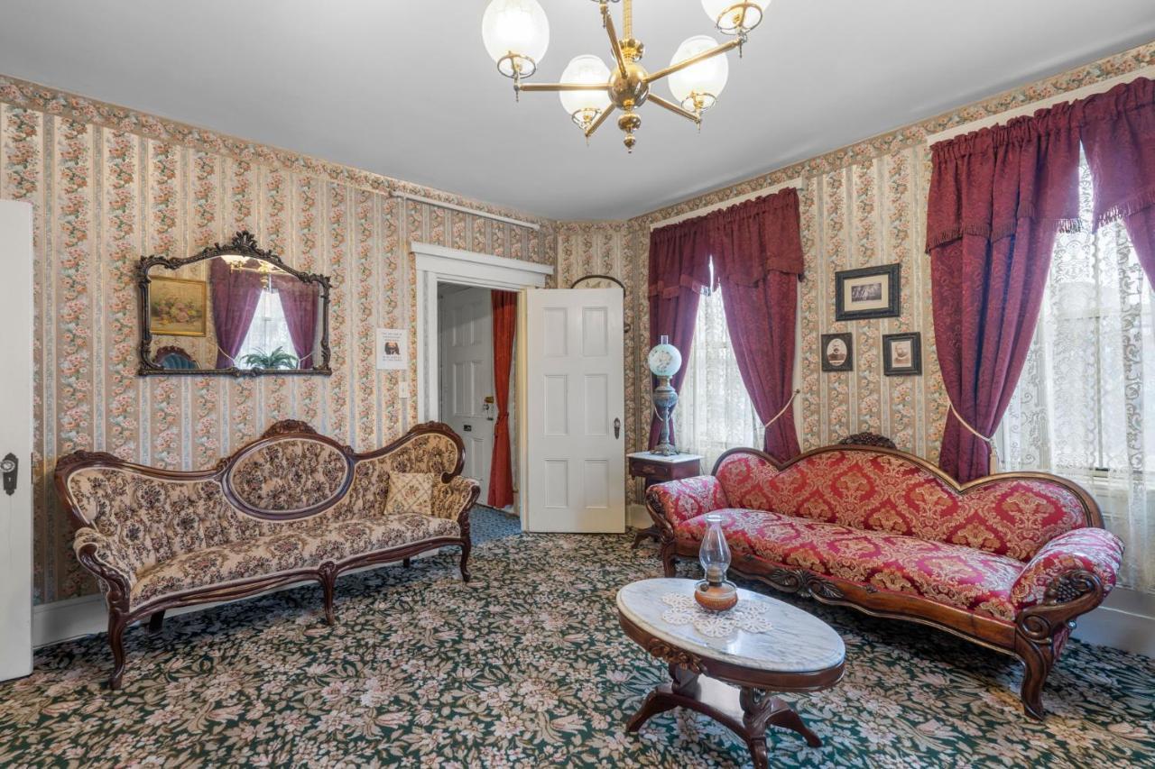 Lizzie Borden House Bed & Breakfast Fall River Luaran gambar