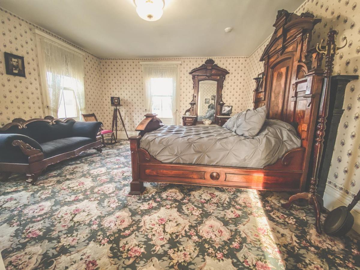 Lizzie Borden House Bed & Breakfast Fall River Luaran gambar