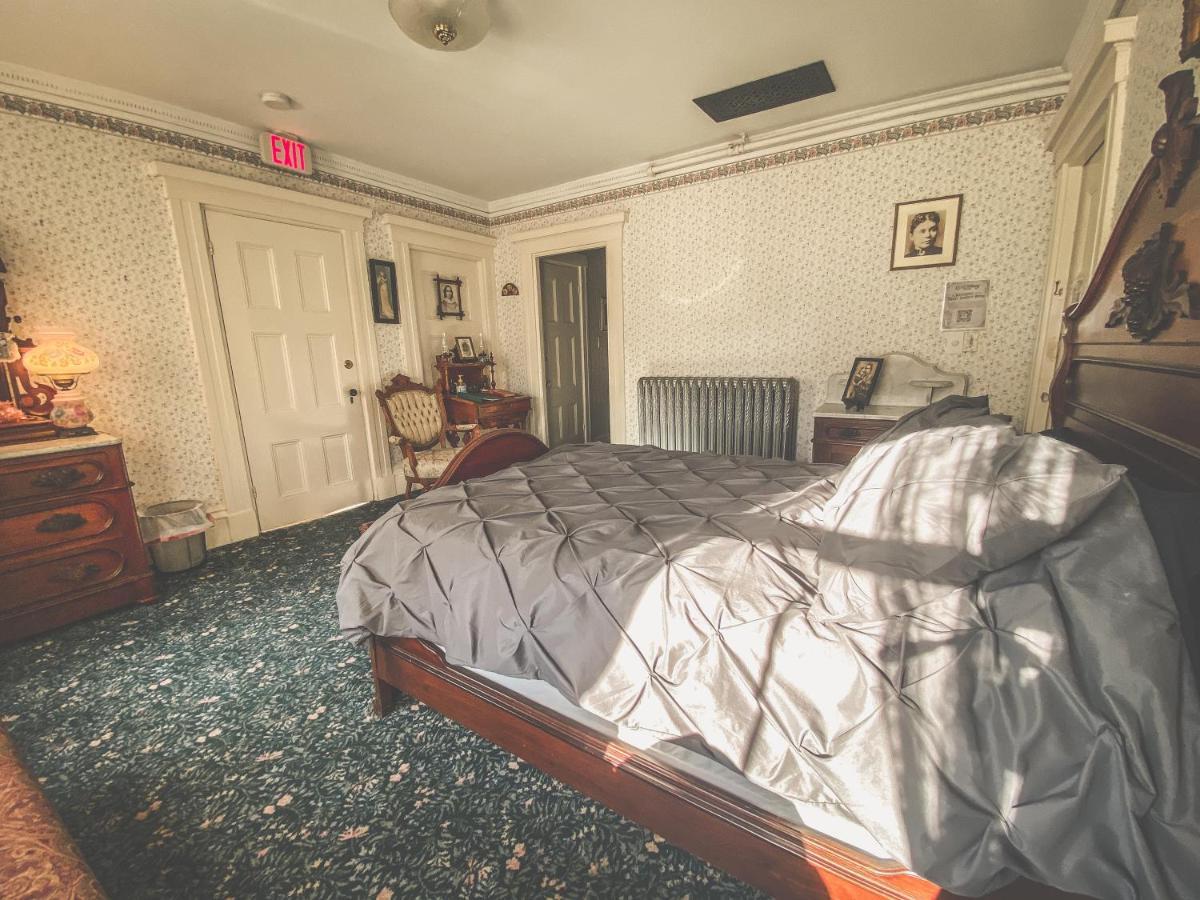 Lizzie Borden House Bed & Breakfast Fall River Luaran gambar