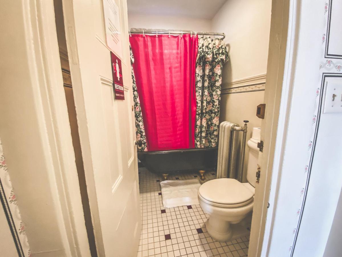 Lizzie Borden House Bed & Breakfast Fall River Luaran gambar