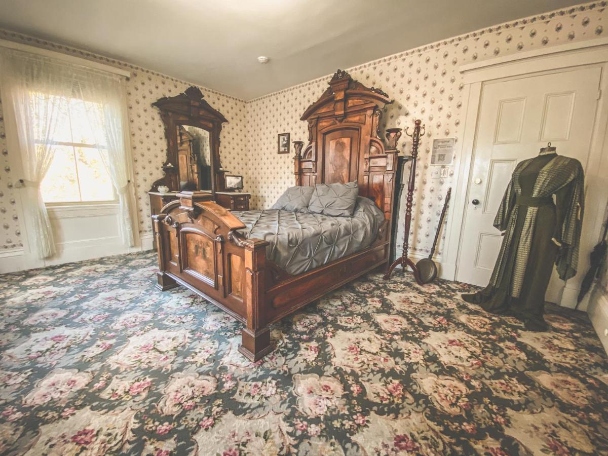 Lizzie Borden House Bed & Breakfast Fall River Luaran gambar