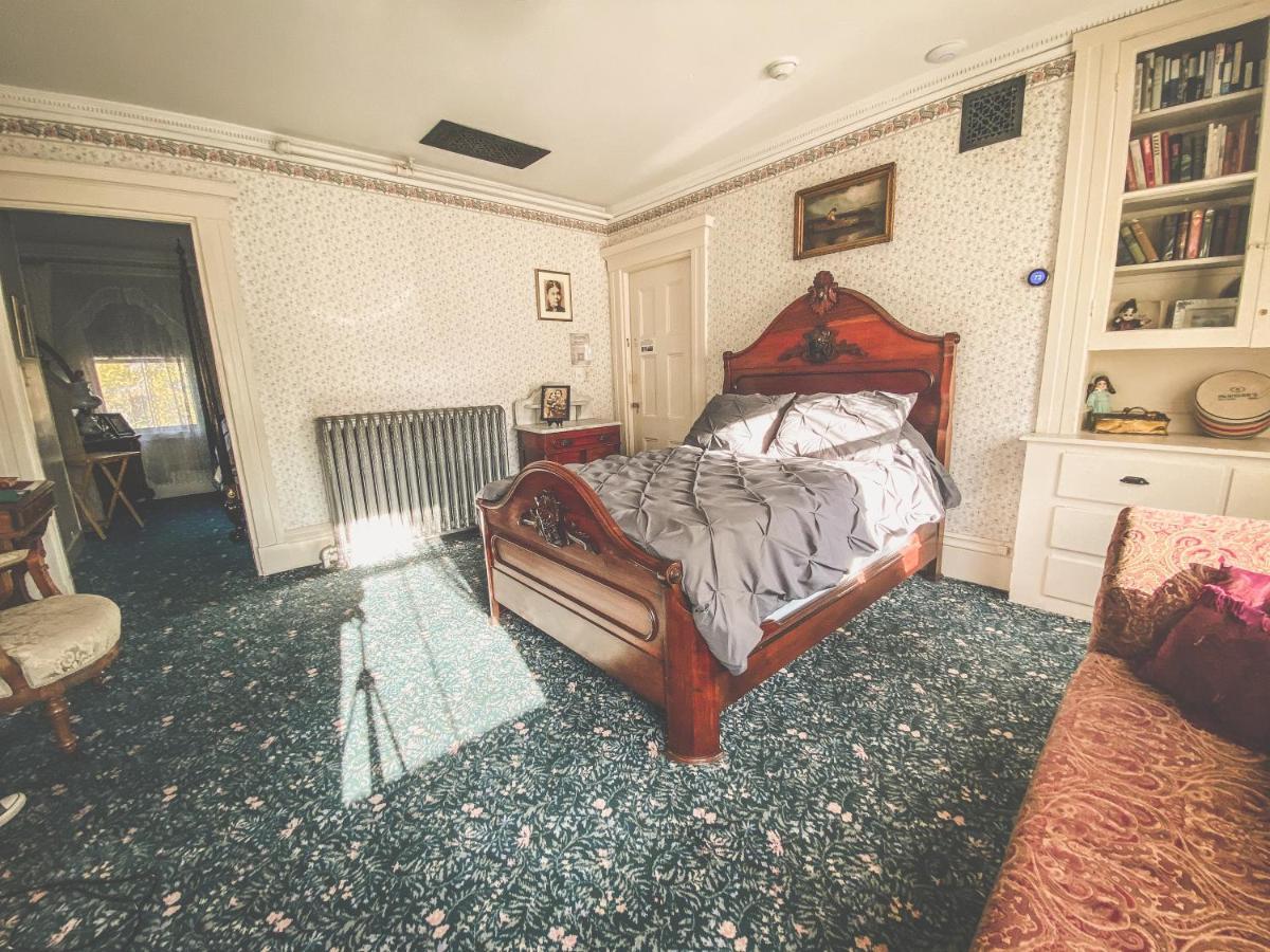 Lizzie Borden House Bed & Breakfast Fall River Luaran gambar
